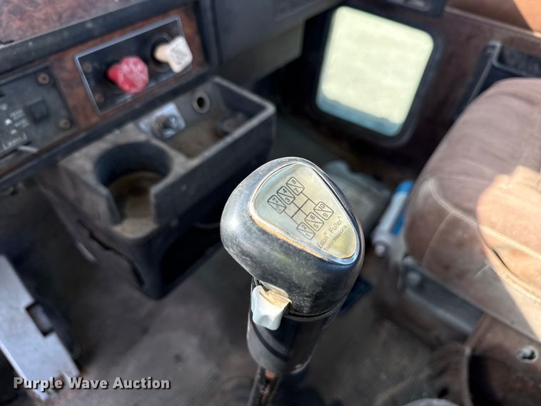 image for item ND9414 1999 Kenworth T800 semi truck