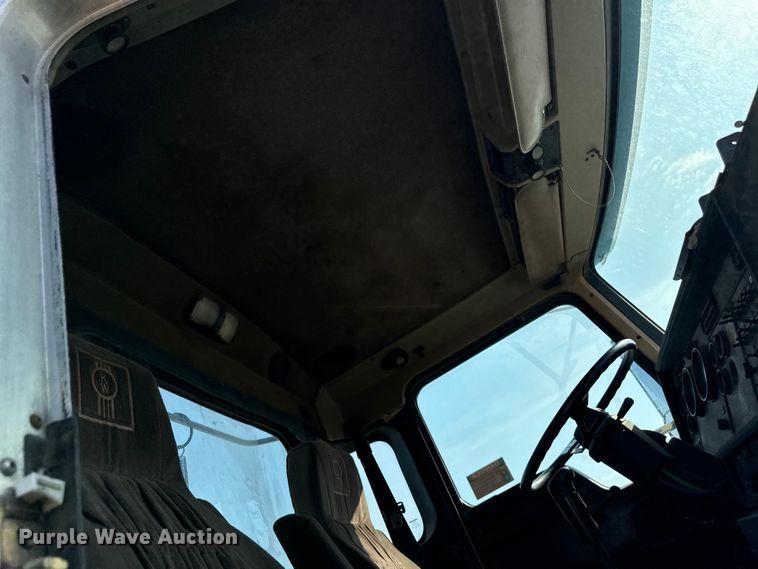 image for item ND9414 1999 Kenworth T800 semi truck