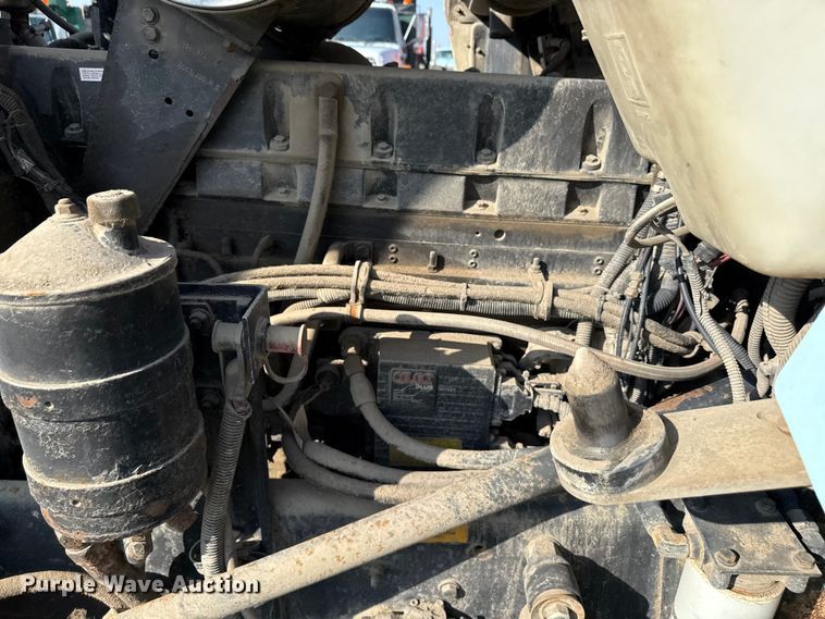 image for item ND9414 1999 Kenworth T800 semi truck