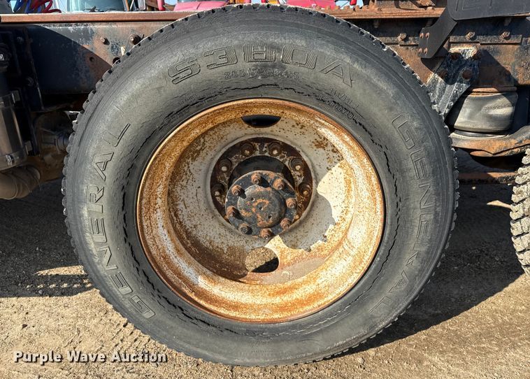 image for item ND9414 1999 Kenworth T800 semi truck