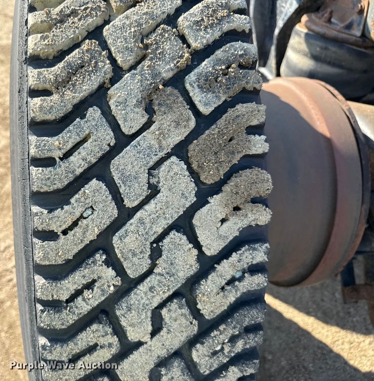 image for item ND9414 1999 Kenworth T800 semi truck