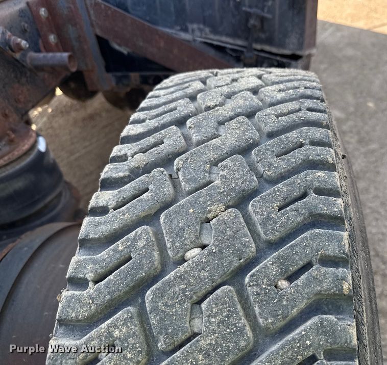 image for item ND9414 1999 Kenworth T800 semi truck