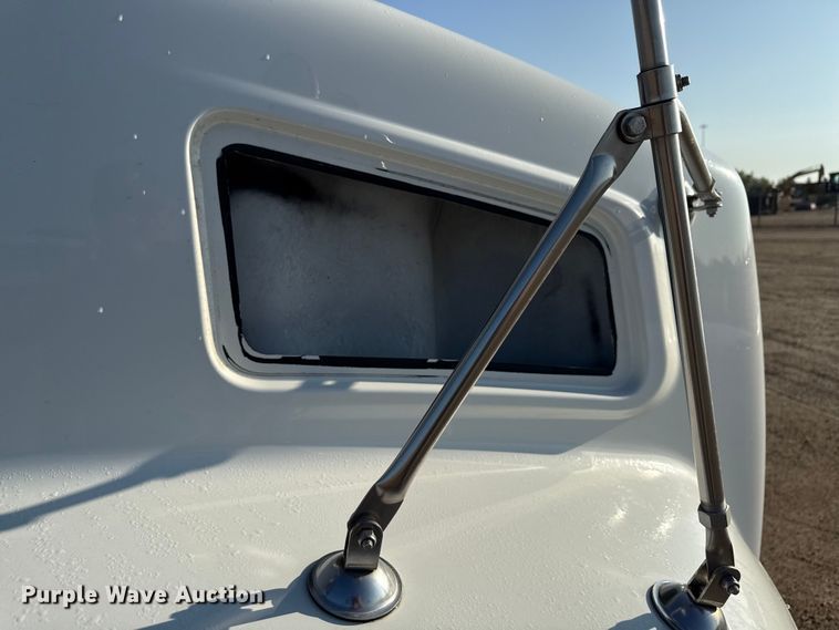 image for item ND9415 2011 Volvo Truck VNM semi truck