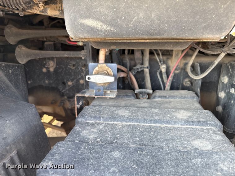 image for item ND9415 2011 Volvo Truck VNM semi truck