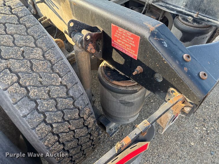 image for item ND9415 2011 Volvo Truck VNM semi truck