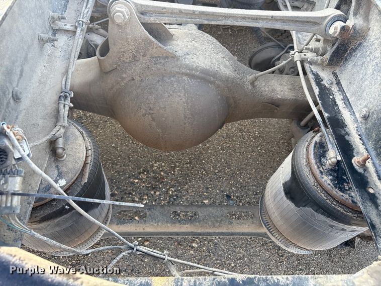 image for item ND9415 2011 Volvo Truck VNM semi truck