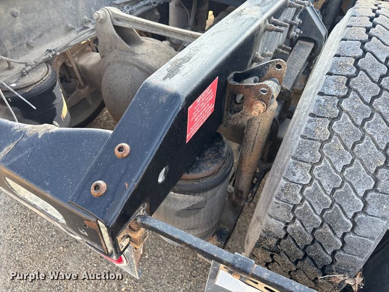 image for item ND9415 2011 Volvo Truck VNM semi truck