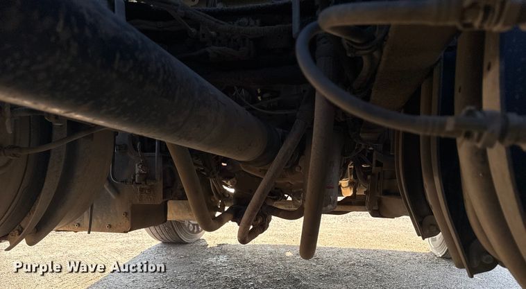 image for item ND9415 2011 Volvo Truck VNM semi truck