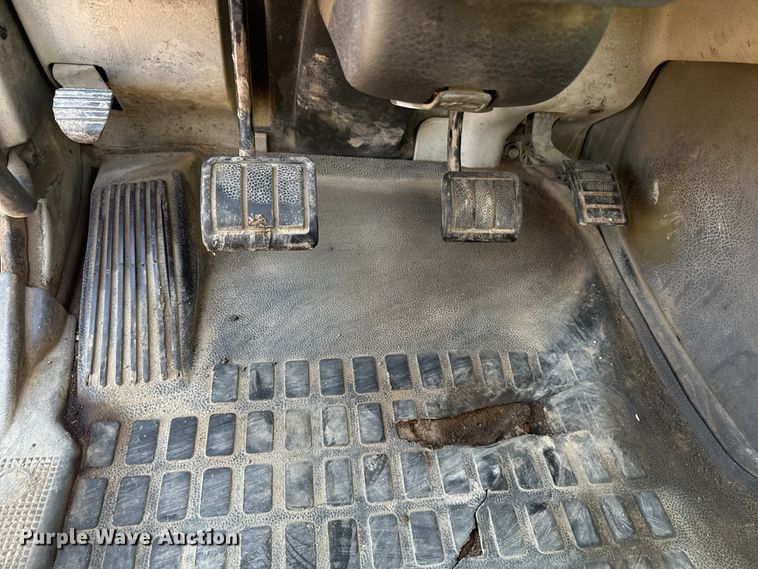 image for item ND9415 2011 Volvo Truck VNM semi truck