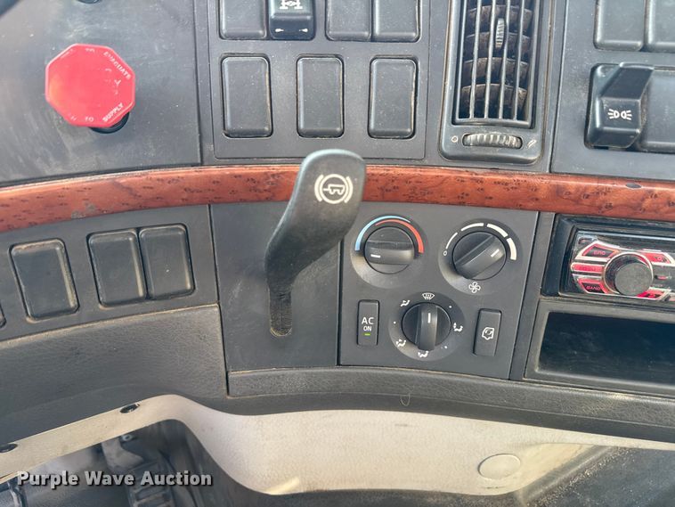 image for item ND9415 2011 Volvo Truck VNM semi truck