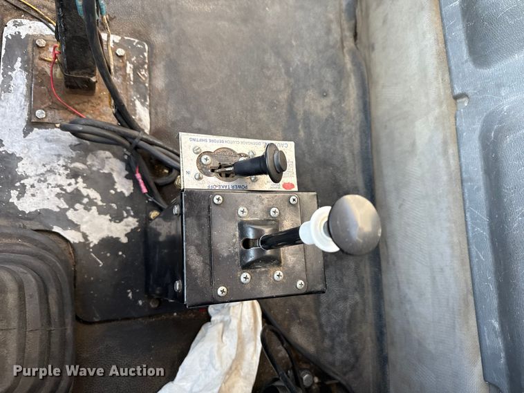 image for item ND9415 2011 Volvo Truck VNM semi truck