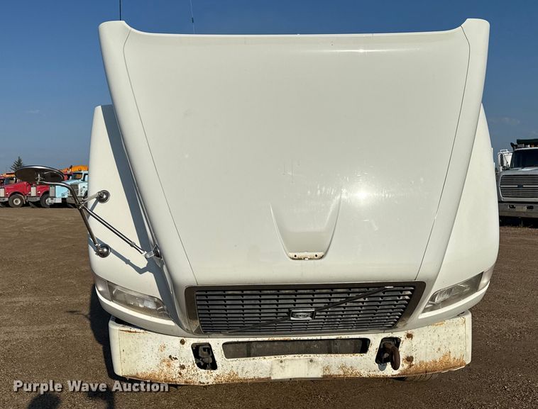 image for item ND9415 2011 Volvo Truck VNM semi truck