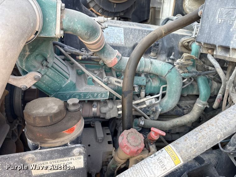 image for item ND9415 2011 Volvo Truck VNM semi truck