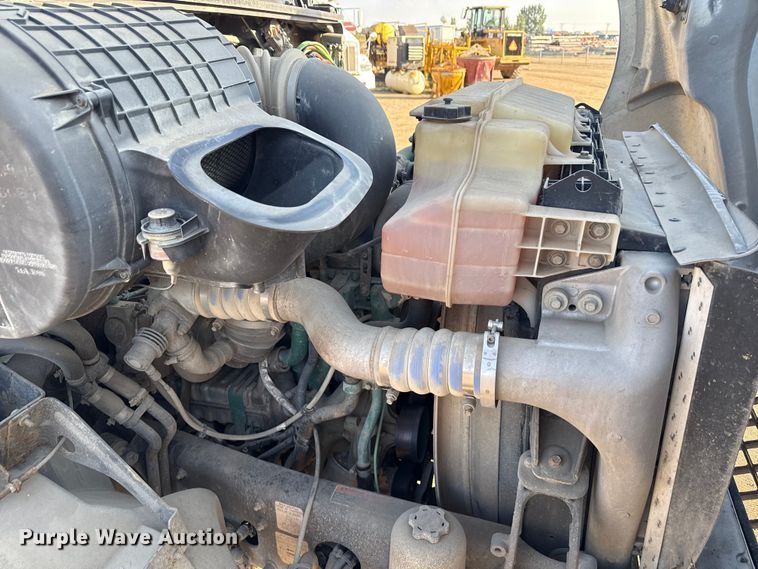 image for item ND9415 2011 Volvo Truck VNM semi truck