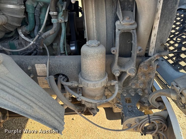 image for item ND9415 2011 Volvo Truck VNM semi truck