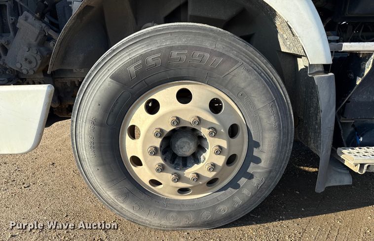 image for item ND9415 2011 Volvo Truck VNM semi truck