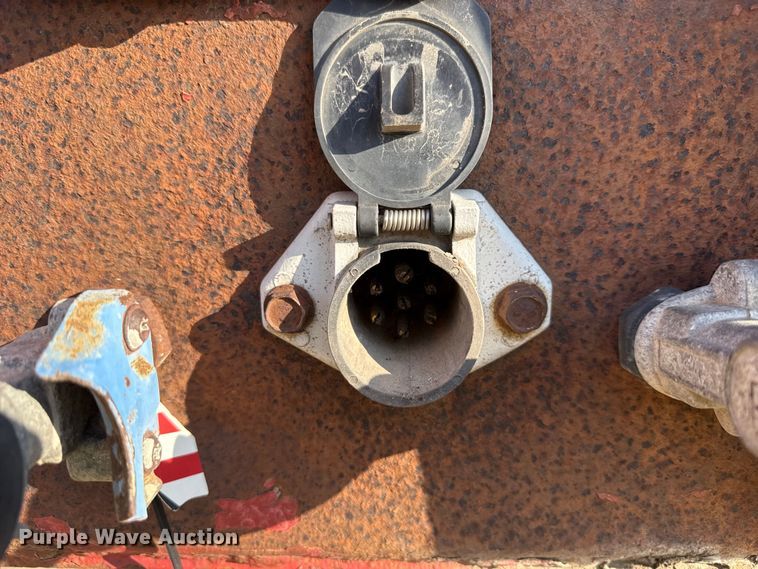 image for item ND9423 2001 Great Dane flatbed trailer