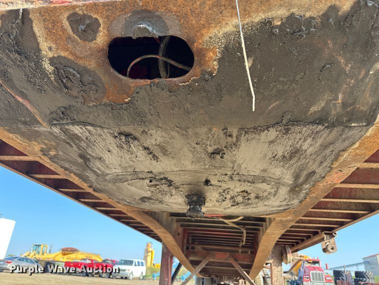 image for item ND9423 2001 Great Dane flatbed trailer