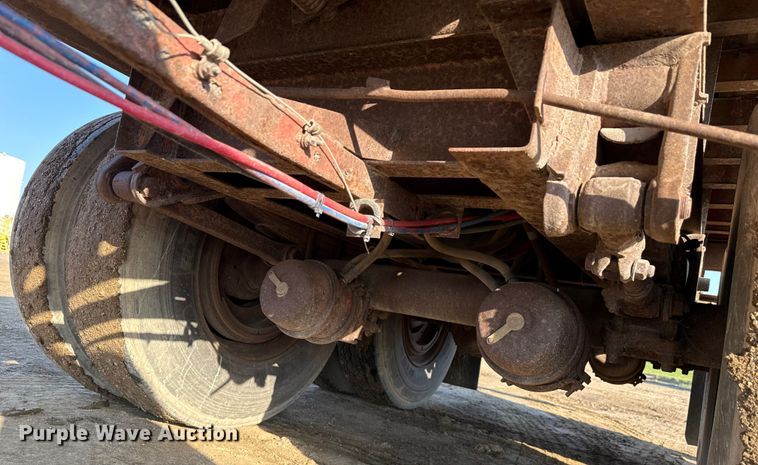 image for item ND9423 2001 Great Dane flatbed trailer