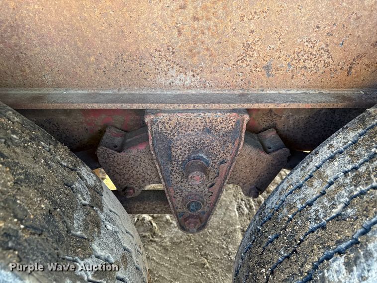 image for item ND9423 2001 Great Dane flatbed trailer