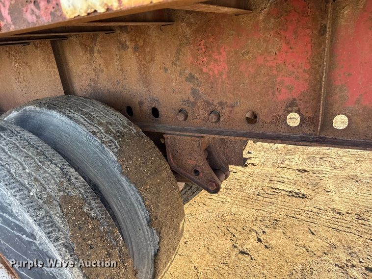 image for item ND9423 2001 Great Dane flatbed trailer