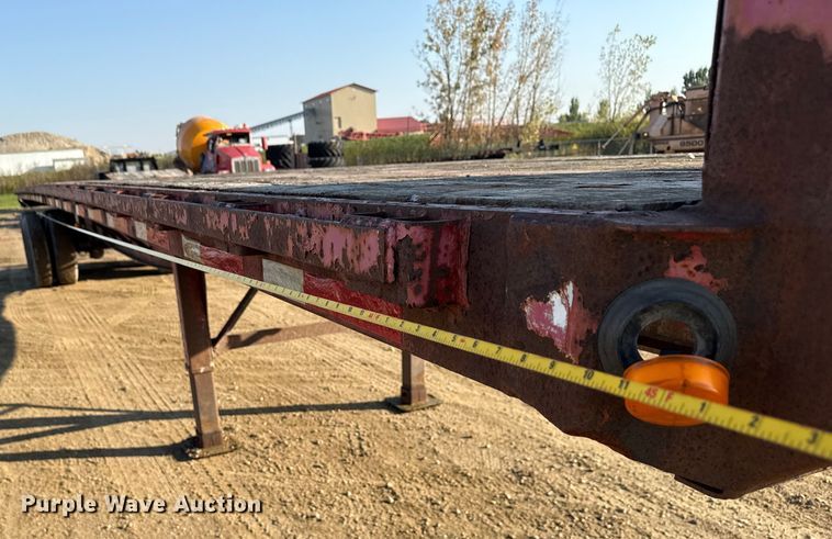 image for item ND9423 2001 Great Dane flatbed trailer
