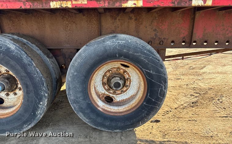 image for item ND9423 2001 Great Dane flatbed trailer