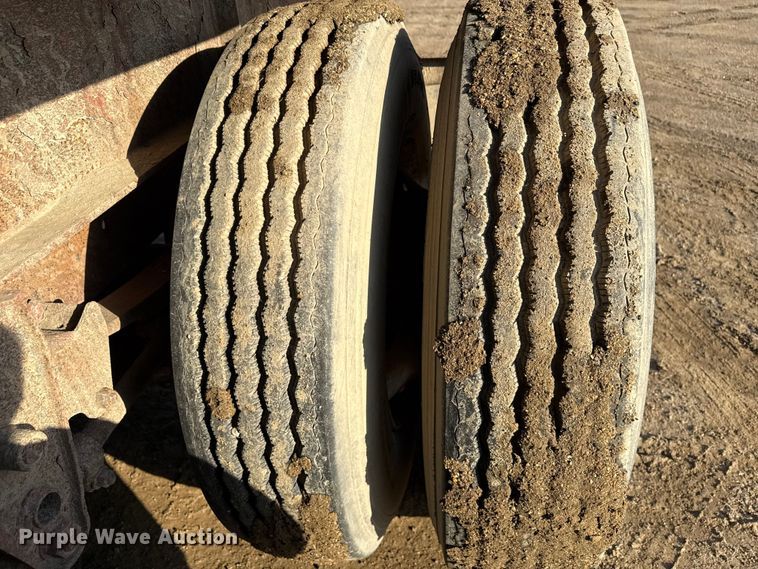 image for item ND9423 2001 Great Dane flatbed trailer