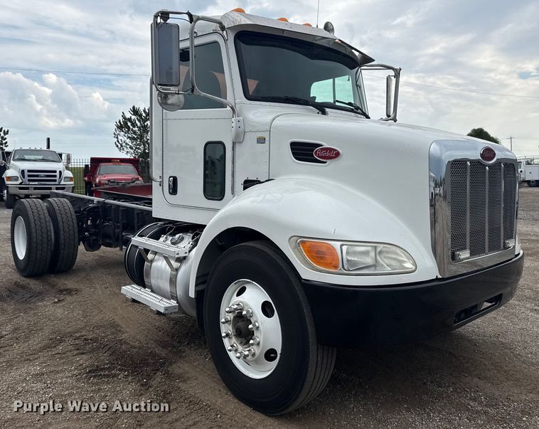 CAMIóN CHASIS 2015 PETERBILT 337