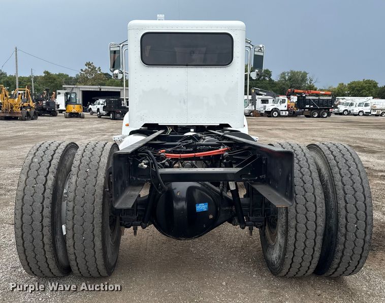image for item NU9667 2015 Peterbilt 337 truck cab and chassis