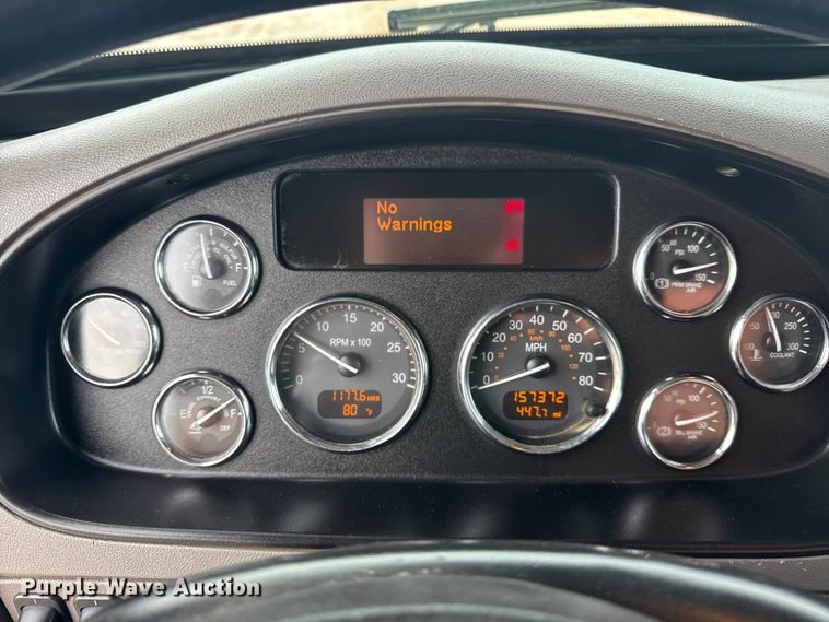 image for item NU9667 2015 Peterbilt 337 truck cab and chassis