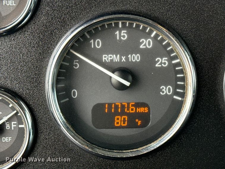 image for item NU9667 2015 Peterbilt 337 truck cab and chassis