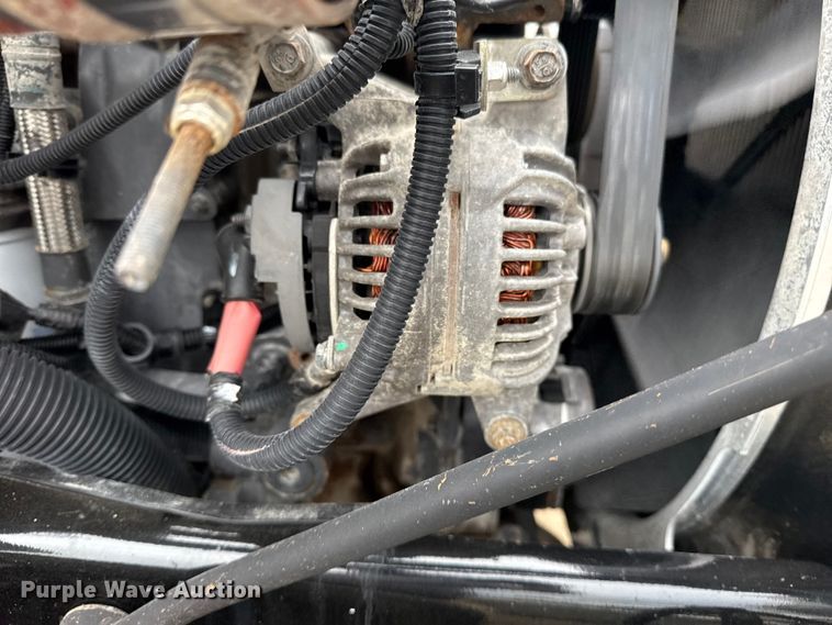 image for item NU9667 2015 Peterbilt 337 truck cab and chassis