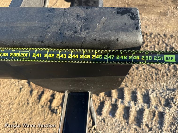 image for item NU9670 2011 Peterbilt 337 truck cab and chassis