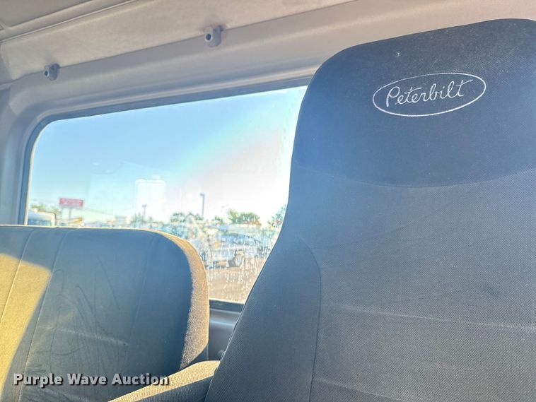 image for item NU9670 2011 Peterbilt 337 truck cab and chassis