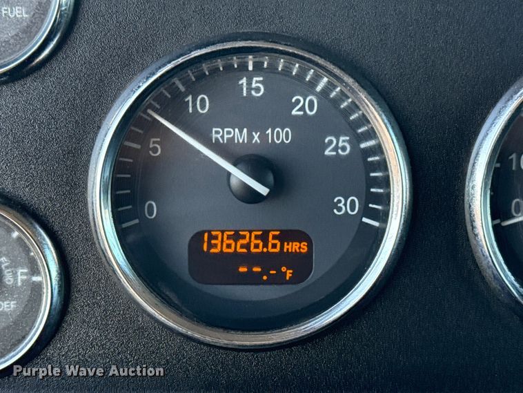 image for item NU9670 2011 Peterbilt 337 truck cab and chassis