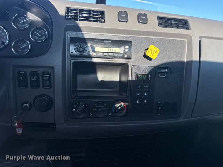 image for item NU9670 2011 Peterbilt 337 truck cab and chassis