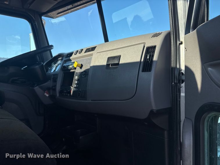 image for item NU9670 2011 Peterbilt 337 truck cab and chassis