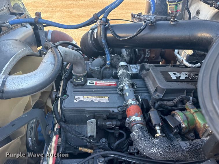 image for item NU9670 2011 Peterbilt 337 truck cab and chassis