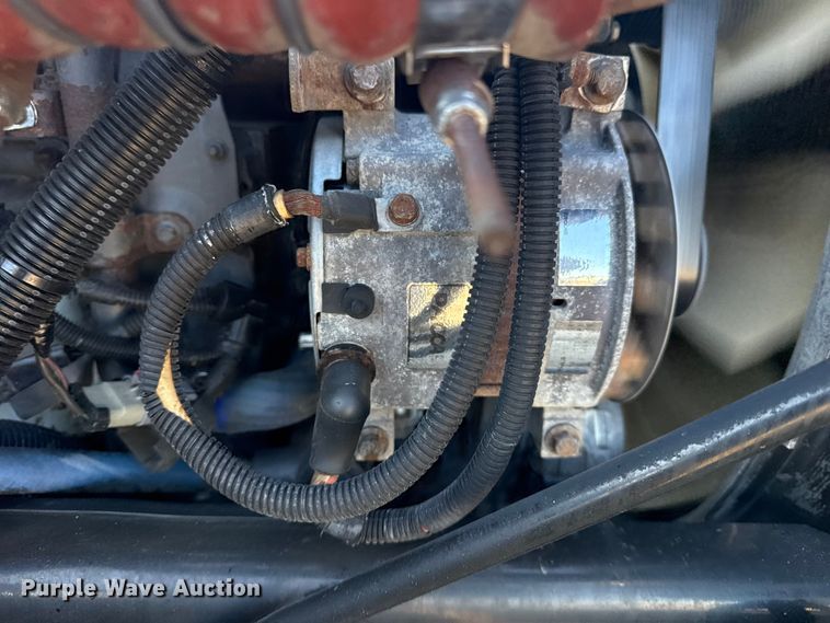 image for item NU9670 2011 Peterbilt 337 truck cab and chassis