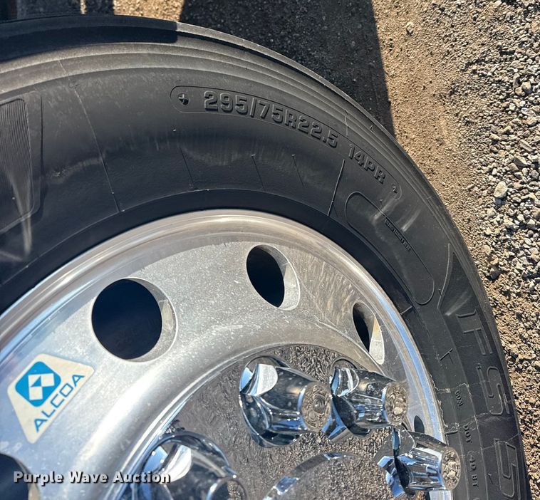 image for item NU9670 2011 Peterbilt 337 truck cab and chassis