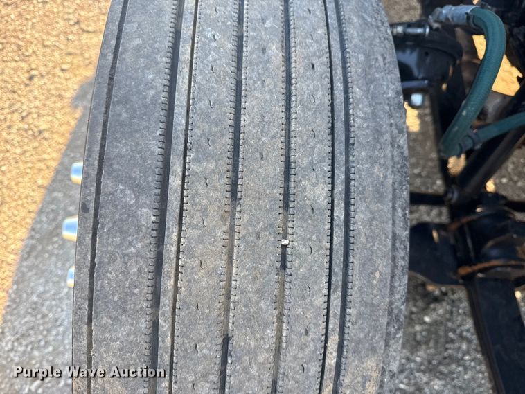 image for item NU9670 2011 Peterbilt 337 truck cab and chassis