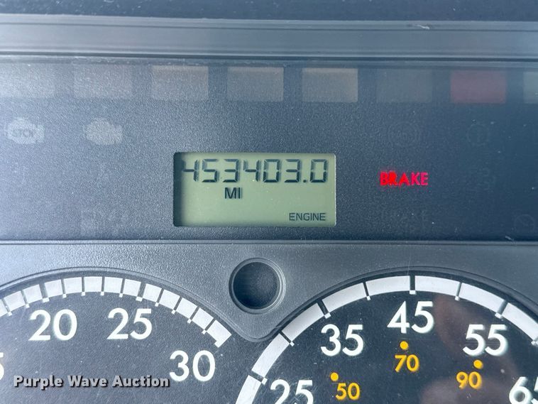 image for item NU9679 2015 Freightliner Cascadia 113 semi truck