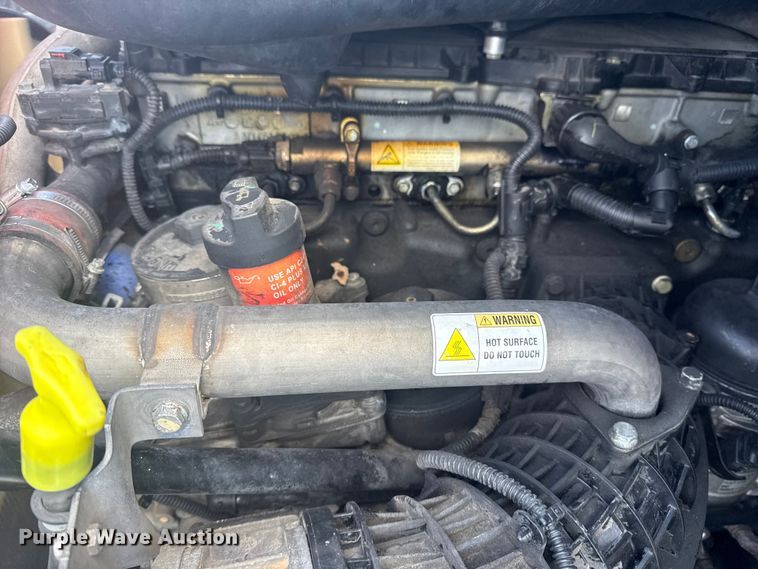 image for item NU9679 2015 Freightliner Cascadia 113 semi truck