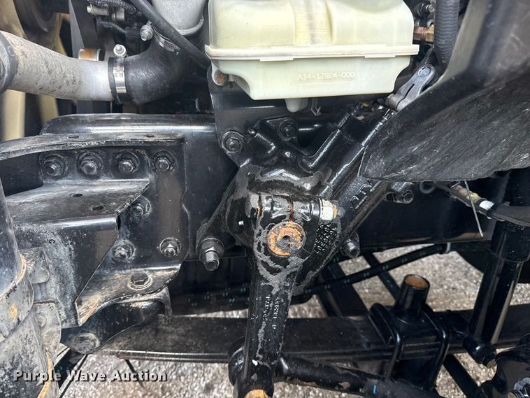 image for item NU9679 2015 Freightliner Cascadia 113 semi truck