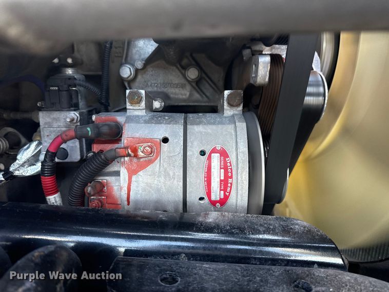 image for item NU9679 2015 Freightliner Cascadia 113 semi truck