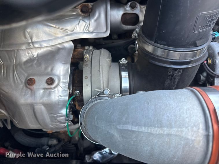 image for item NU9679 2015 Freightliner Cascadia 113 semi truck