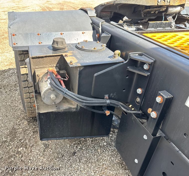 image for item NU9695 2016 Kalmar Ottawa T2 yard truck