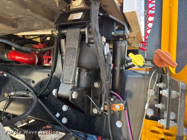 image for item NU9695 2016 Kalmar Ottawa T2 yard truck