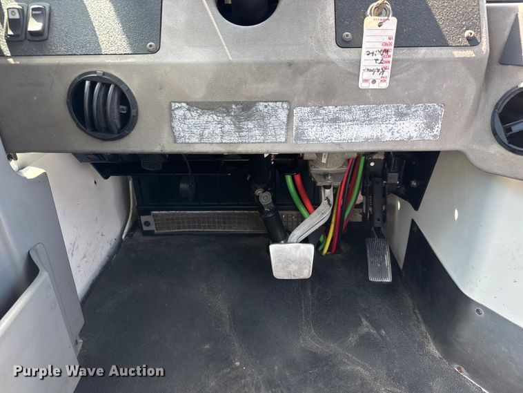 image for item NU9695 2016 Kalmar Ottawa T2 yard truck